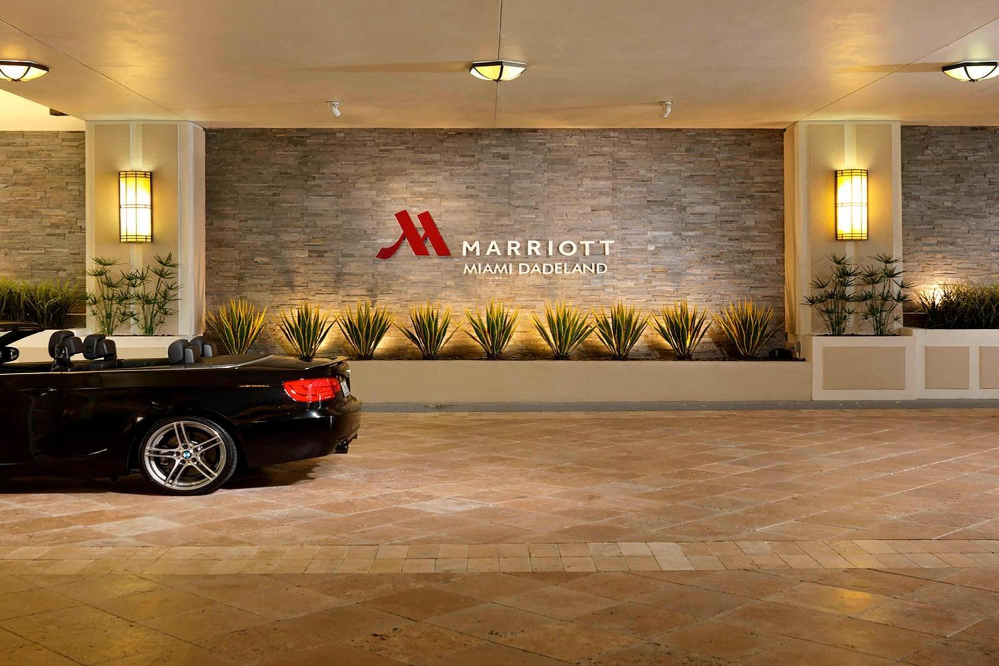 Miami Marriott Dadeland Hotel Exterior photo